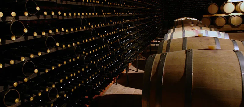 ГОРА МОНТСЕРРАТ; ВИННЫЕ ПОГРЕБА 